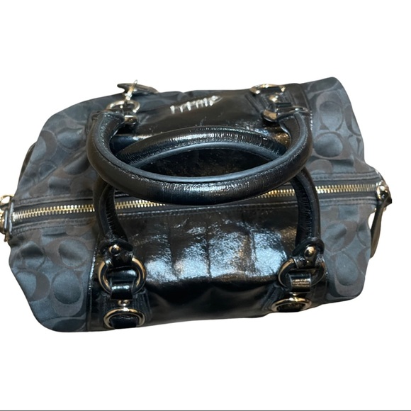 Authentic Coach purse - Picture 6 of 9